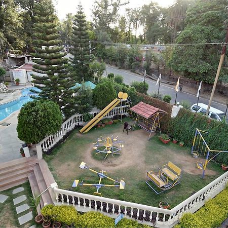 Hotel Savera Palace Mount Abu Exterior photo