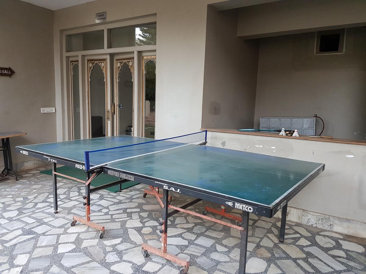 Hotel Savera Palace Mount Abu Exterior photo