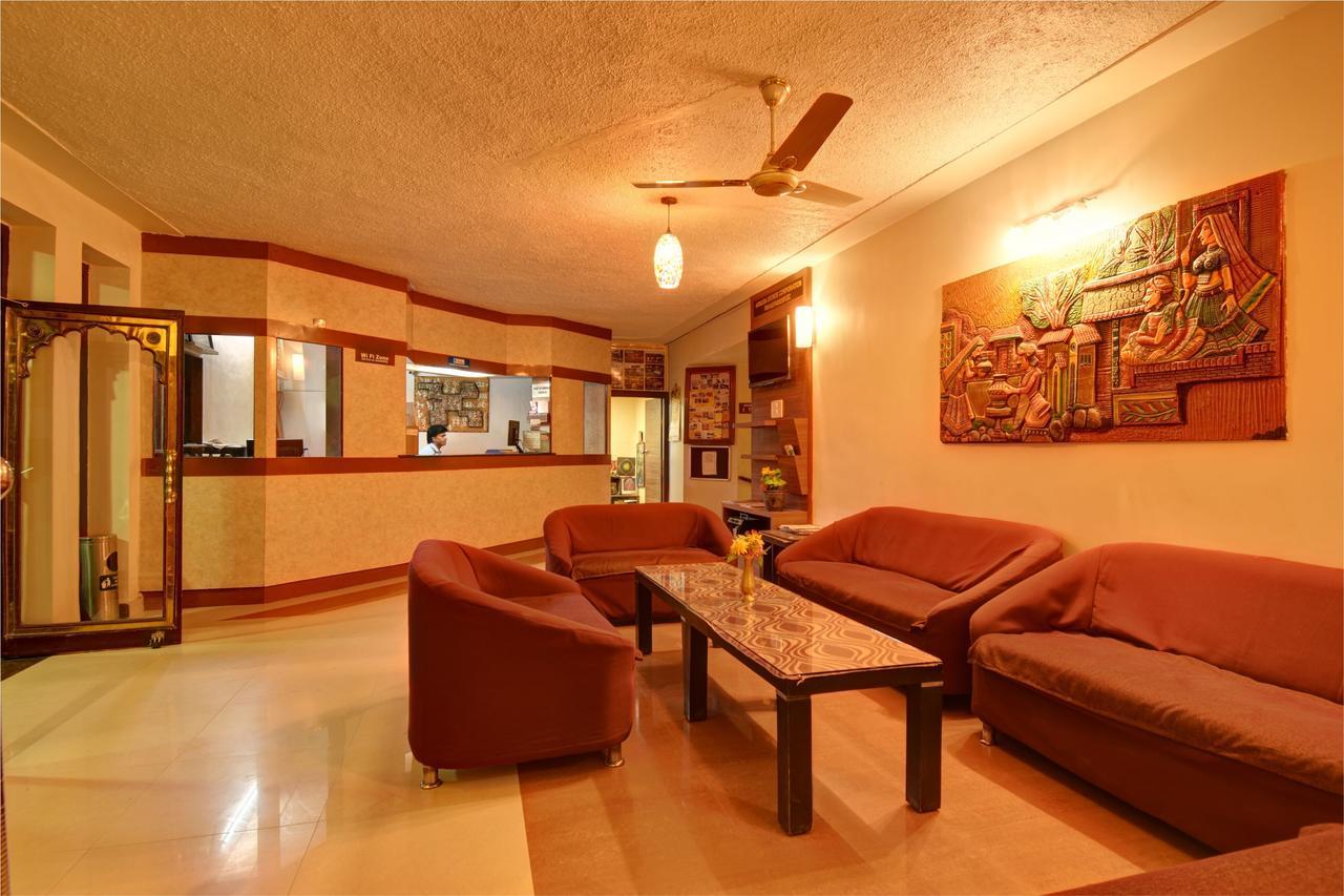 Hotel Savera Palace Mount Abu Exterior photo