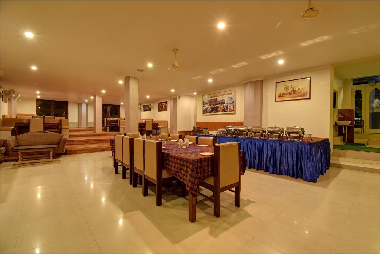 Hotel Savera Palace Mount Abu Exterior photo